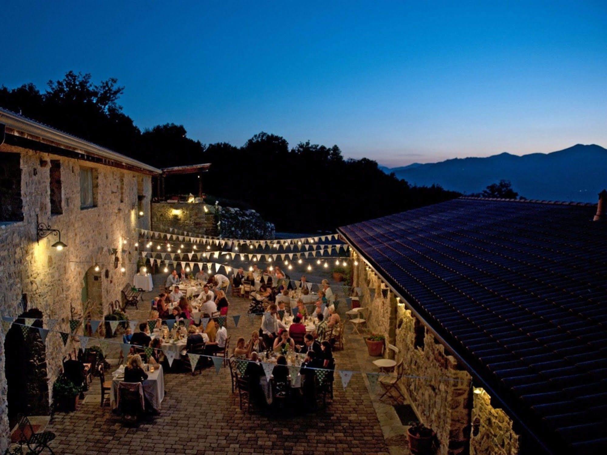 Hotel Podere Conti Filattiera Exterior foto